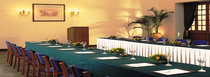 152/The Oberoi Maidens Hotel - Delhi 04.jpg